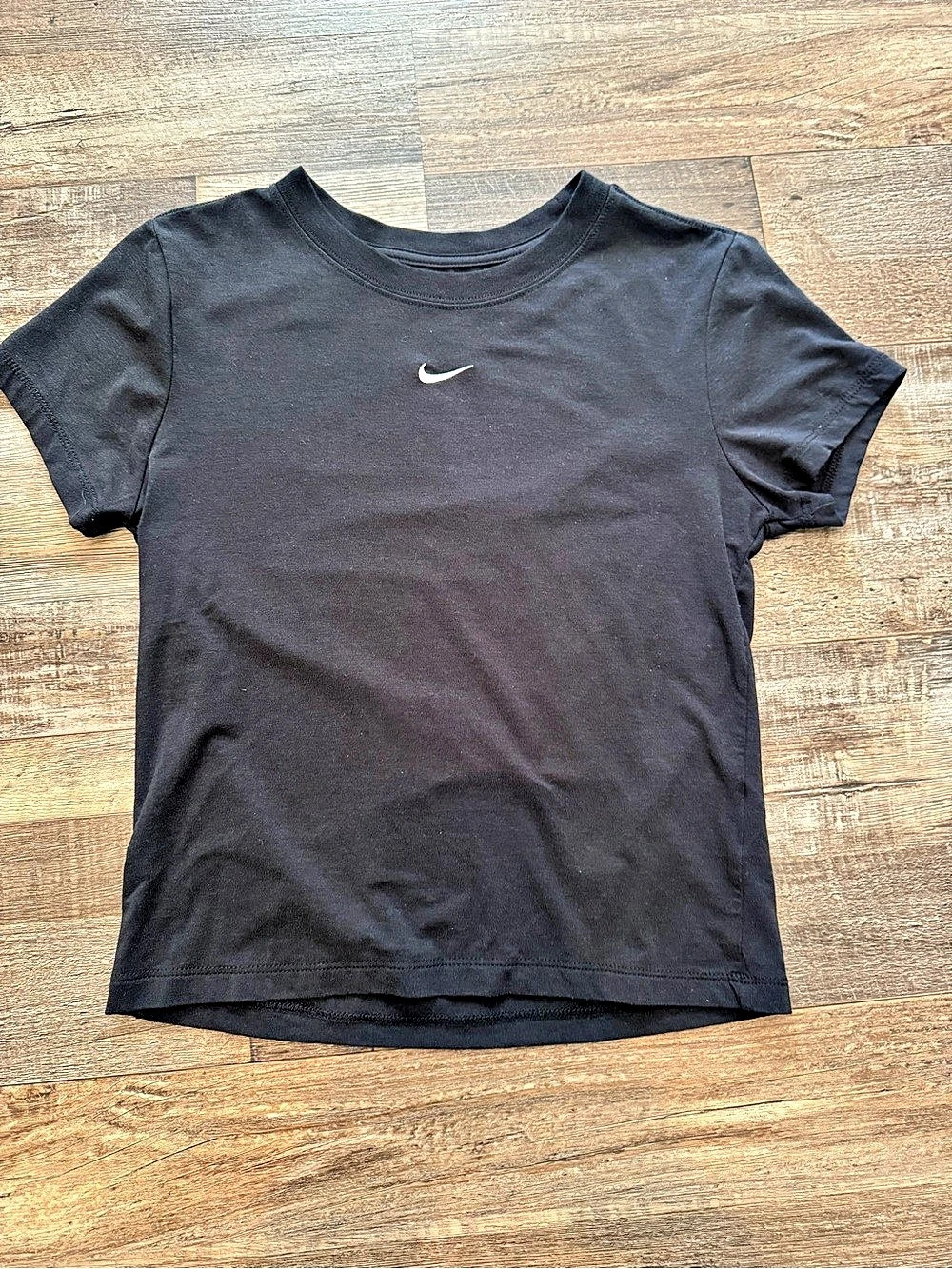 Nike The Nike Tee Black Short Sleeve Tee Women’s Small